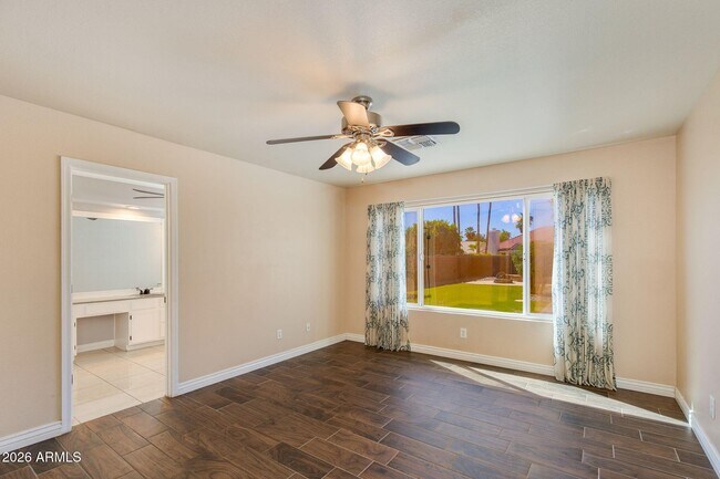 Building Photo - 4250 E Encinas Ave
