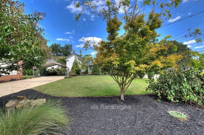 Building Photo - 301 Bannister St