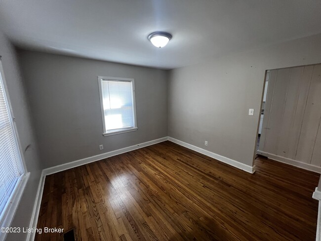 Building Photo - 1002 Meadow Hill Rd