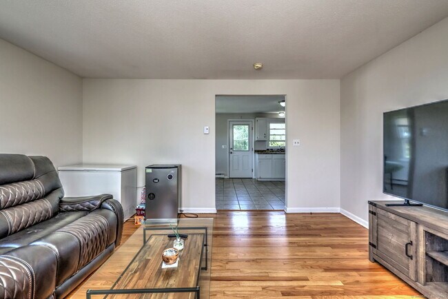 Building Photo - 23 Gilbert Ln