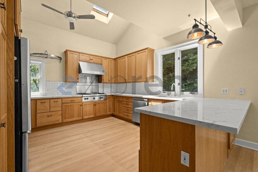 Building Photo - Unit