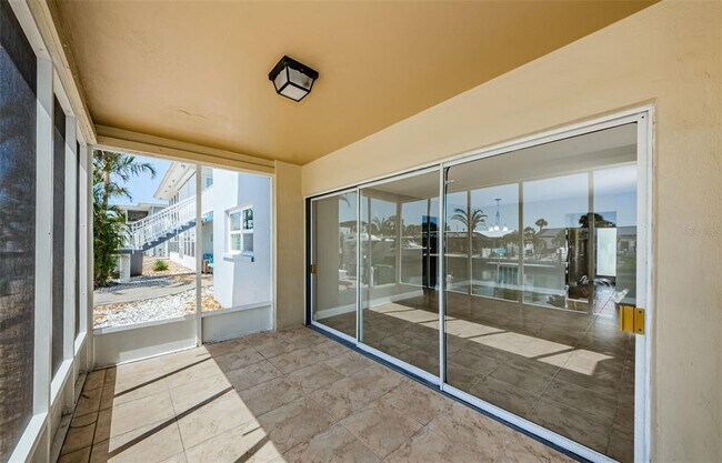 Building Photo - 2186 Edythe Dr