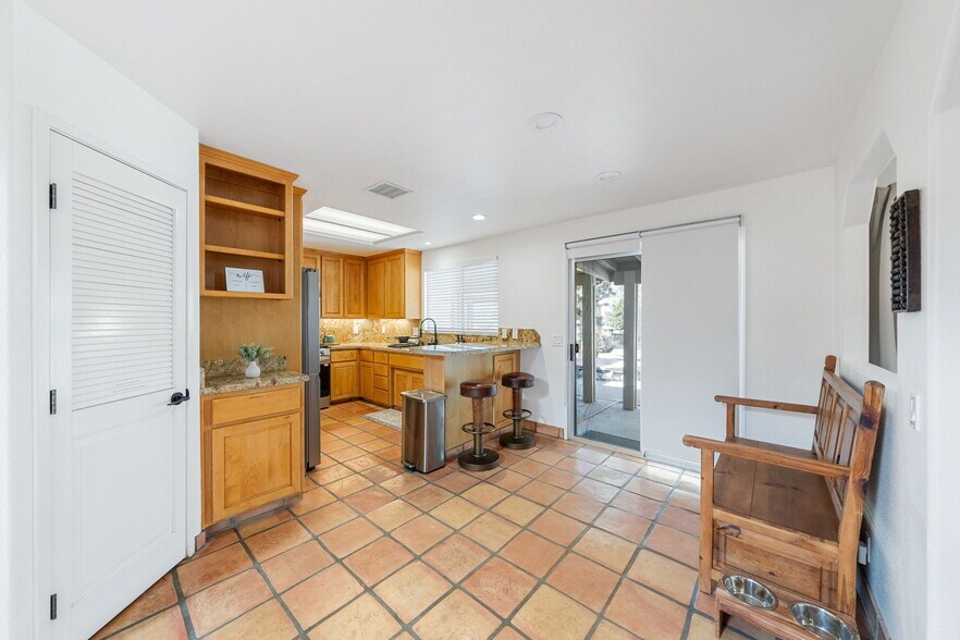 Building Photo - 58328 Bonanza Dr