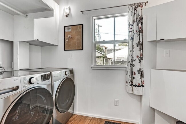 Building Photo - Design on Duffy