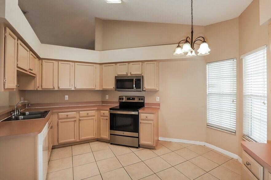 Building Photo - 1237 Alpine Lake Dr