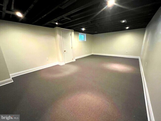 Building Photo - 1907 Luzerne Ave