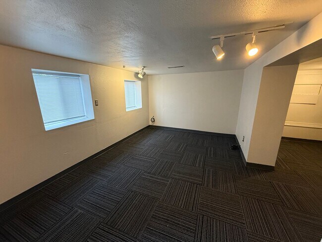 Building Photo - Charming 2 bed 1 bath in North Everett