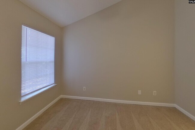 Building Photo - 424 Forest Grove Cir