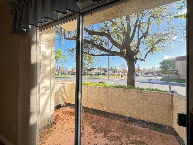 Building Photo - 2 BEDROOM IN 55+ COMMUNITY OF JESS RANCH