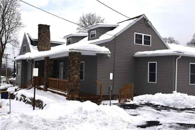 Building Photo - 137 Genesee St