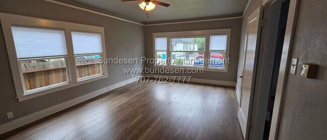 Building Photo - 126 Leland St