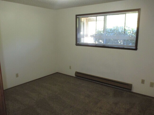 Building Photo - Paige - 13104