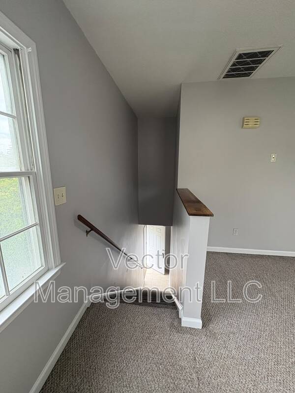 Building Photo - 2842 Dixwell Ave