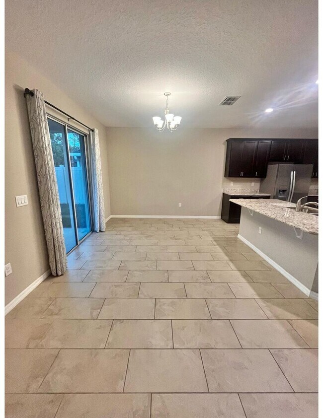 Building Photo - 5170 NW Pine Trail Cir