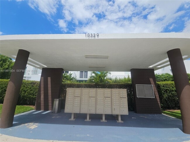 Building Photo - 10250 NW 66th St