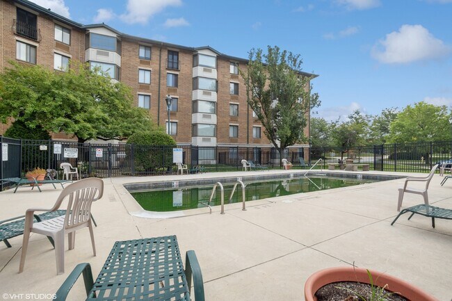 Building Photo - 470 Fawell Blvd