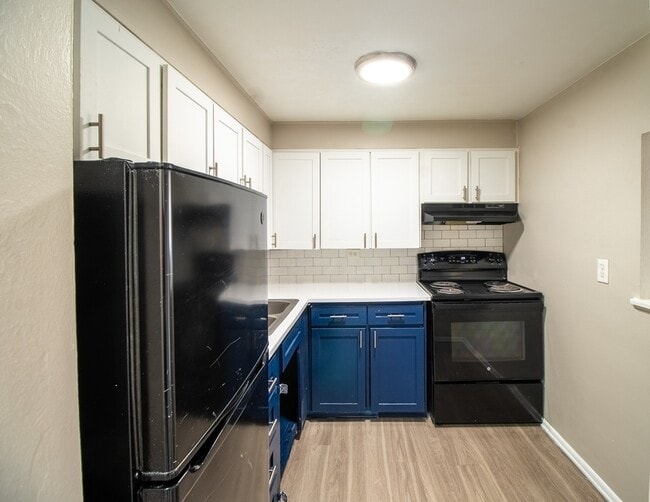 Building Photo - 7549 N Pecos St