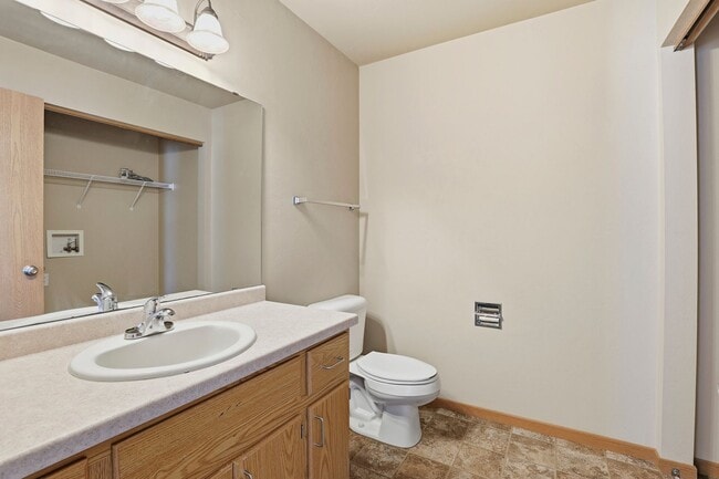 Building Photo - 912/914 Hartzheim Drive