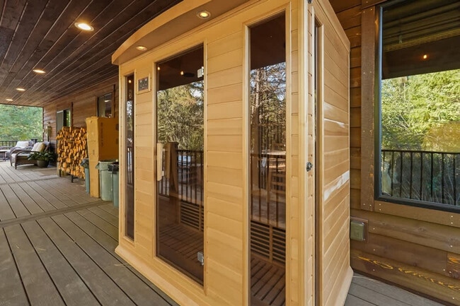 Building Photo - 18 Spur Dr