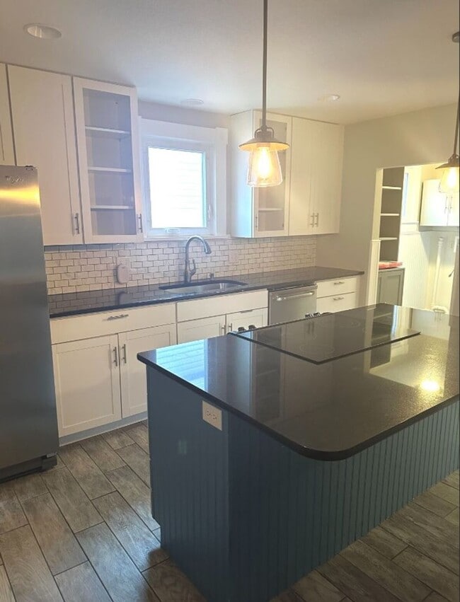 Building Photo - Beautiful 3 Bed/2 Bath in Downtown Colorado Springs!