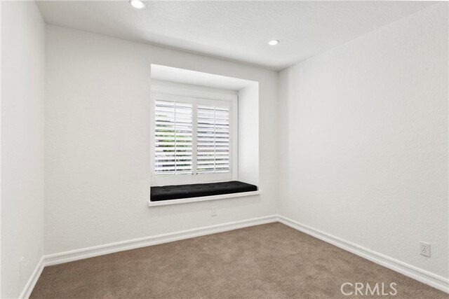 Building Photo - 28501 El Sur