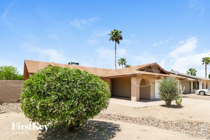 Building Photo - 17824 N 57th Dr