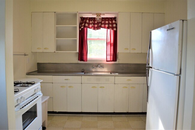 Building Photo - 402-apt1-4 Water St