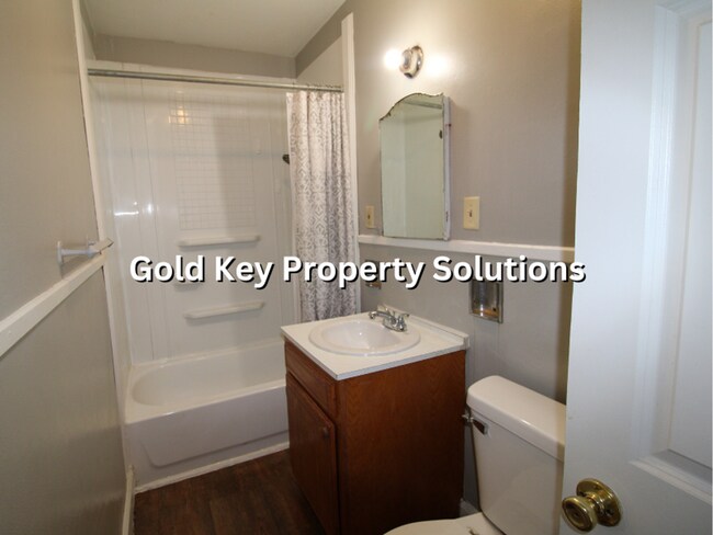 Building Photo - 2 BR 1 BA House with 2 Covered Porches and Huge Garage (NO SECTION 8)