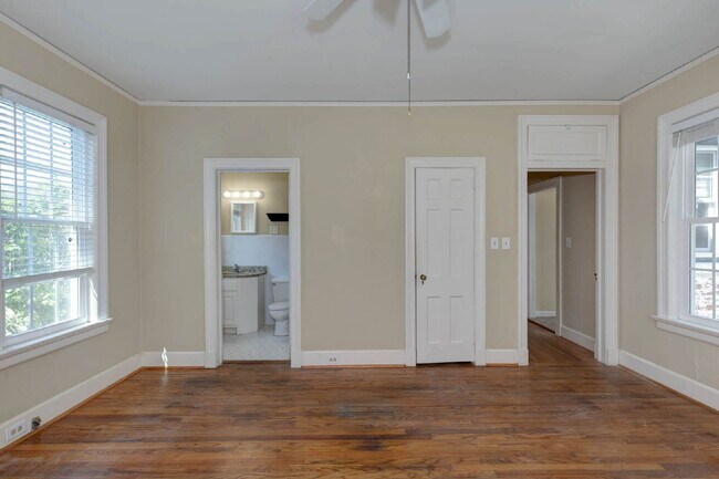 Building Photo - 1523 Dixon Dr