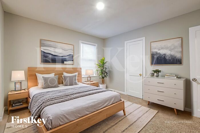 Building Photo - 390 Hillside Dr SW