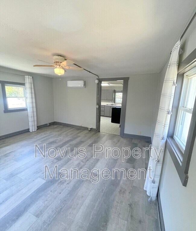 Building Photo - 107 Parson St