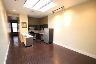 Building Photo - 319 S Flores St