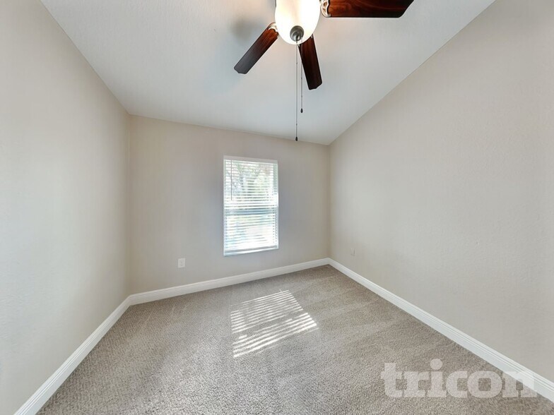 Building Photo - 6681 Freeport Dr