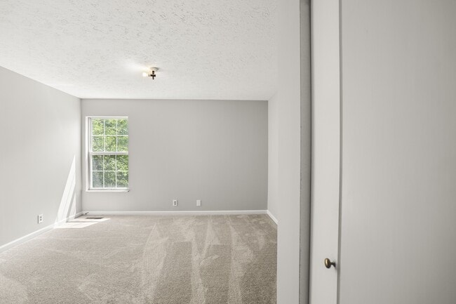 Building Photo - 3127 Creekview Ln