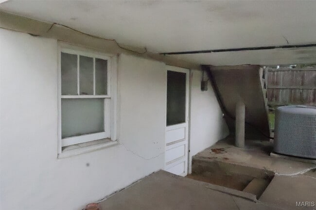 Building Photo - 6418 Hoffman Ave