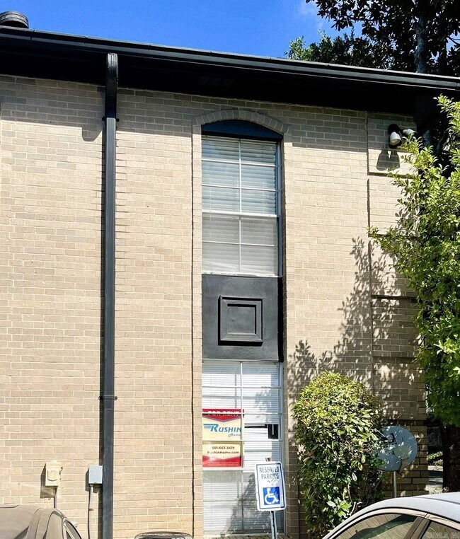 Building Photo - 1601 N Bryant St