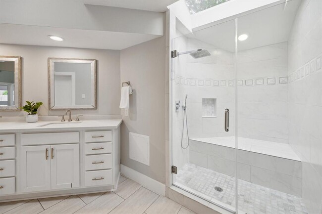Building Photo - 625 Rancho Bauer Dr