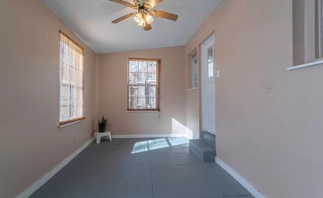 Building Photo - 2054 Oklahoma St