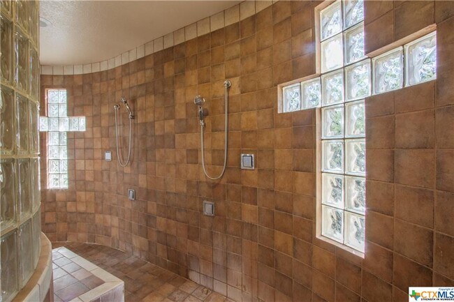 Building Photo - 2623 Kangaroo Ct