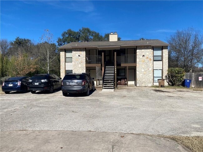 Building Photo - 7000 Oak Meadow Cir