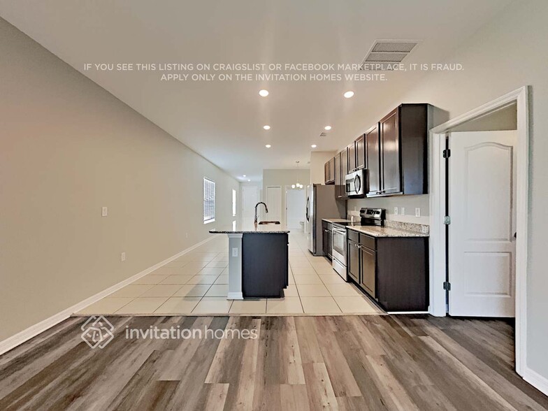 Building Photo - 4831 Reisswood Lp