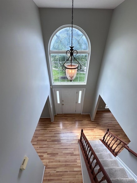 Building Photo - 5575 Glen Oak