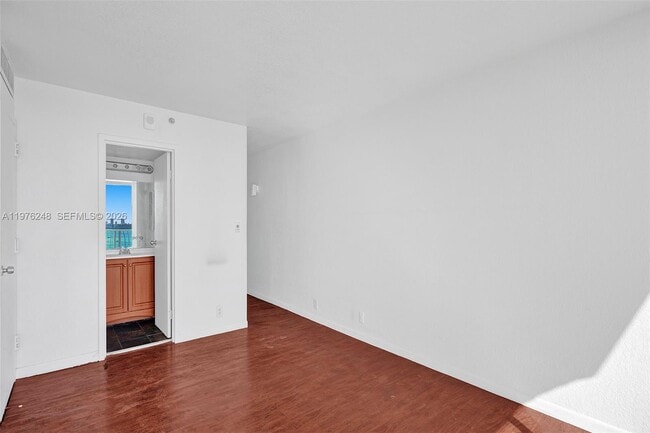 Building Photo - 7601 E Treasure Dr