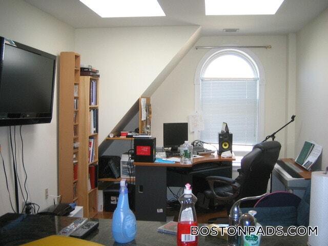 Building Photo - 90 Westland Ave