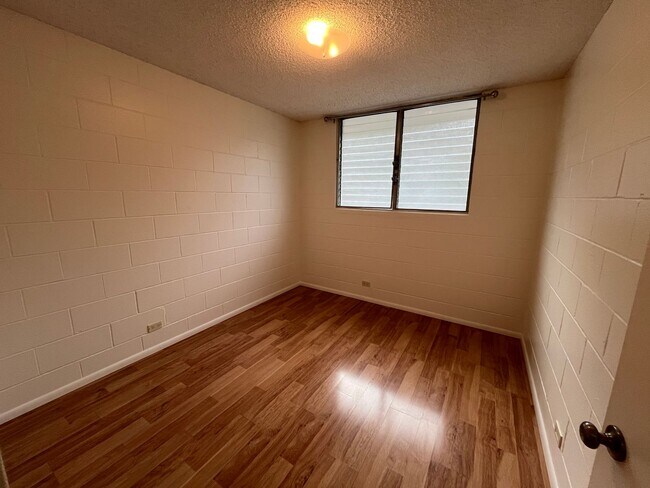 Building Photo - Salt Lake (Honolulu) Ilima West - 2 bedrooms, 1 bathroom with AC, 1 assigned parking