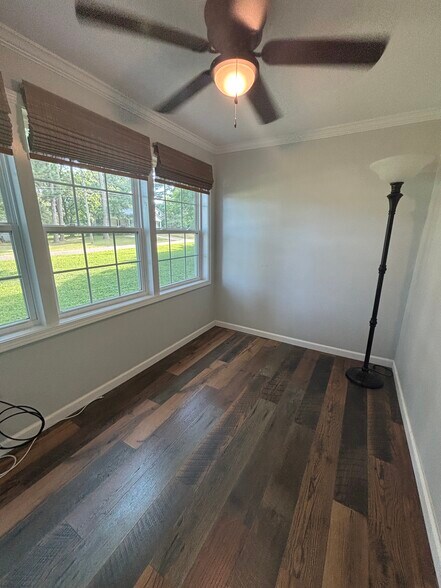 Building Photo - 318 S Woodland Heights Dr