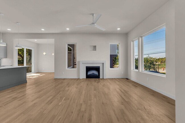 Building Photo - Amazing New Construction in North Nashville!