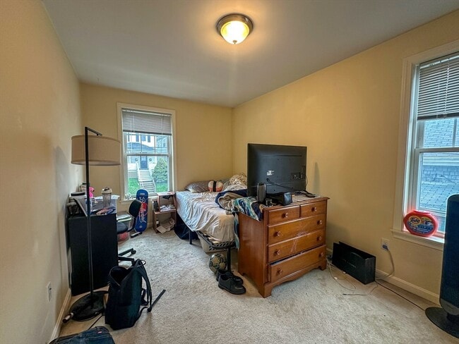 Building Photo - 77 Faywood Ave