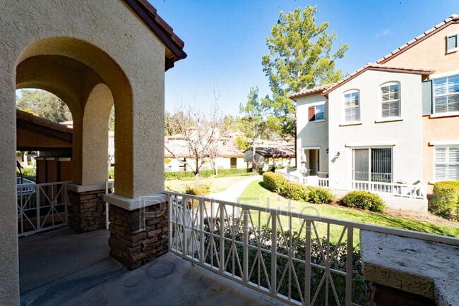 Building Photo - 28254 Canterbury Ct