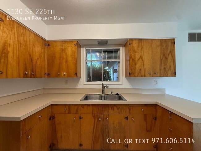Building Photo - 1130 SE 225th Ave